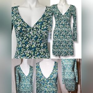 Womens Large Deep V Neck Long Sleeve Print Knit Dress